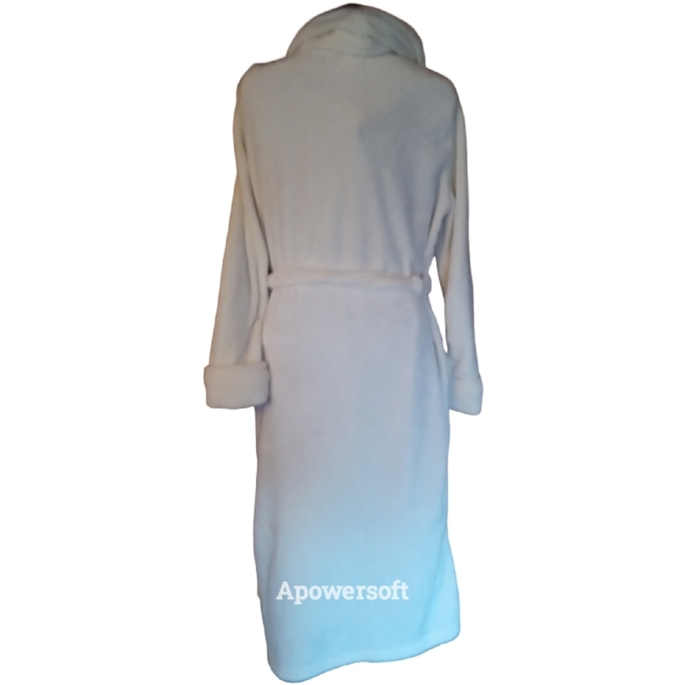 Plush White Robe - Picture 4 of 4